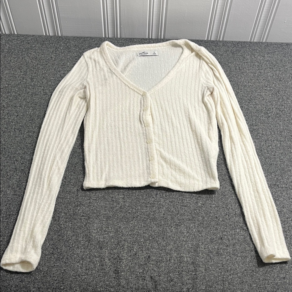 Hollister Cream Ribbed Knit Sweater